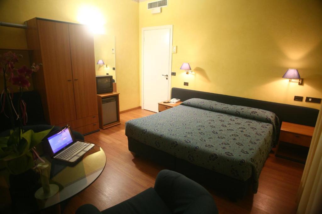 Hotel Victoria بورتو سان جورجيو الغرفة الصورة