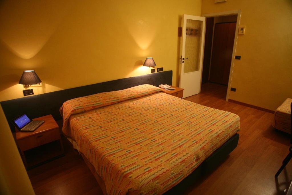 Hotel Victoria بورتو سان جورجيو الغرفة الصورة
